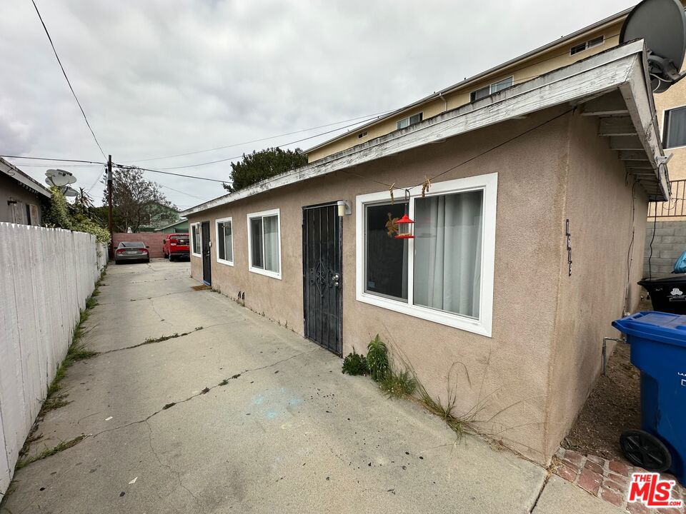 1617 W 224th Street Property Photo 8