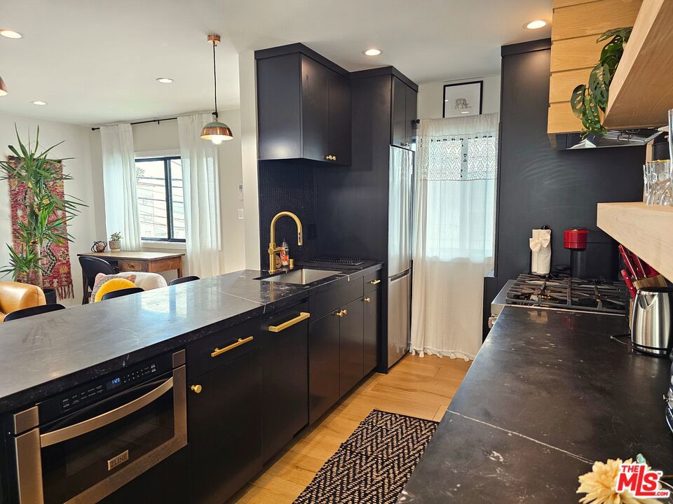 17 Sunset Avenue 4 Property Photo 14