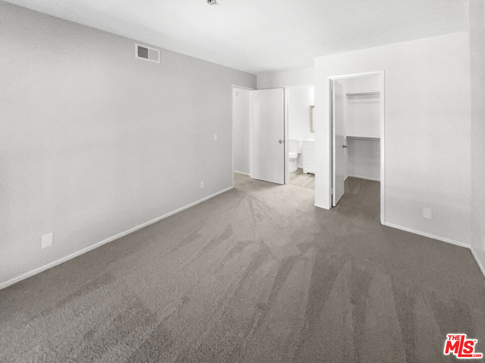 2800 Keller Drive 165 Property Photo 16