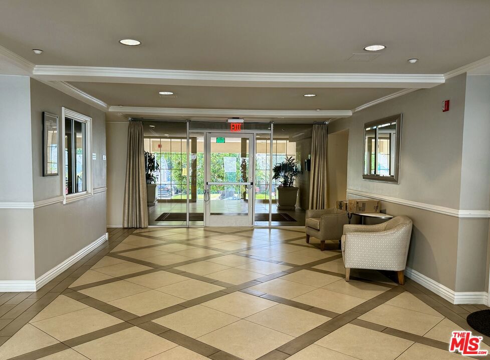 4501 Cedros Avenue 310 Property Photo 2