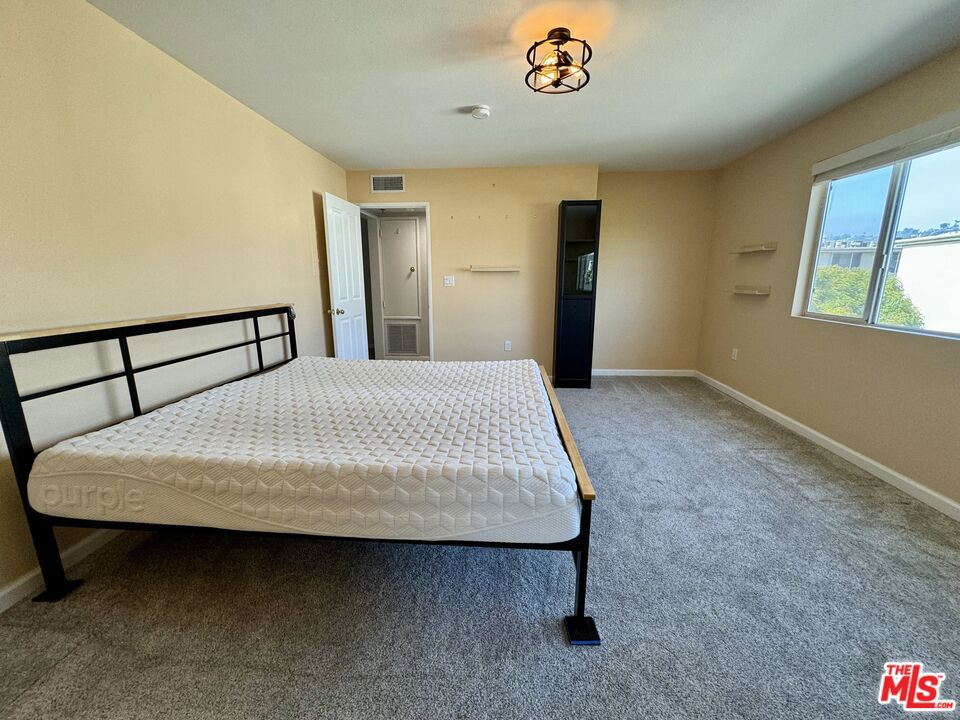 4501 Cedros Avenue 310 Property Photo 5