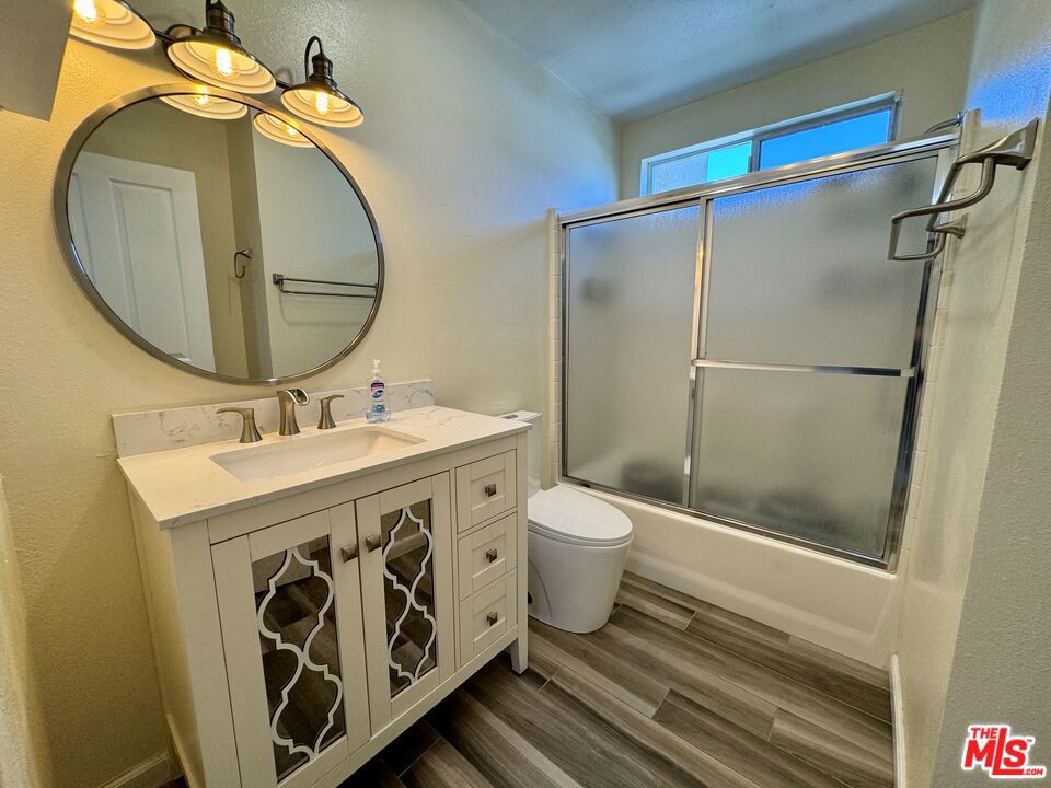 4501 Cedros Avenue 310 Property Photo 9