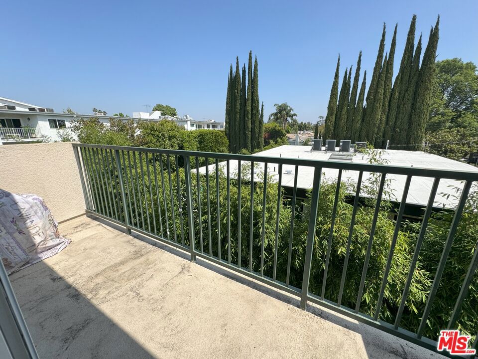 4501 Cedros Avenue 310 Property Photo 11