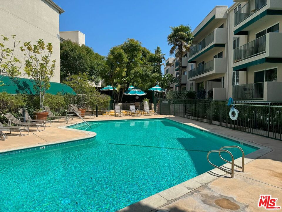 4501 Cedros Avenue 310 Property Photo 13