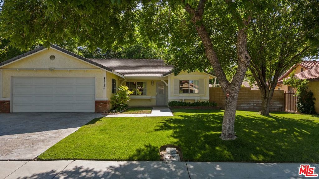 43033 22nd Street Property Photo 1