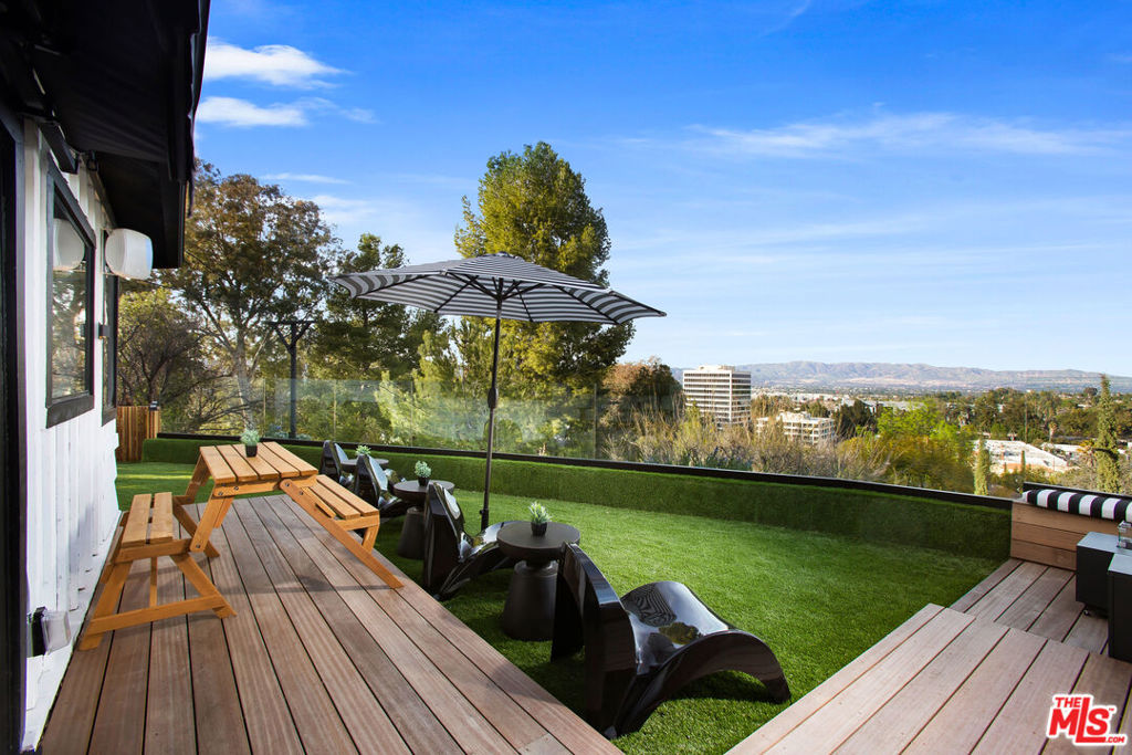 5129 Marmol Drive Property Photo 10