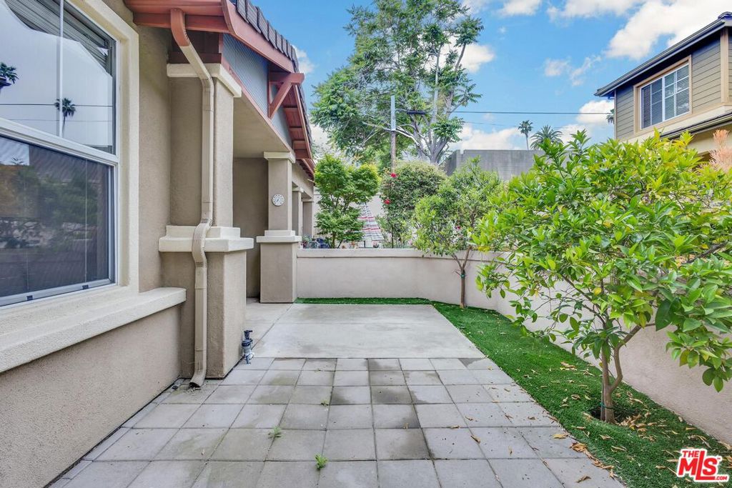 1131 Rosewalk Way Property Photo 15
