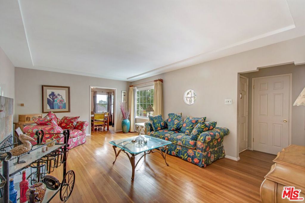 5038 Inadale Avenue Property Photo 10