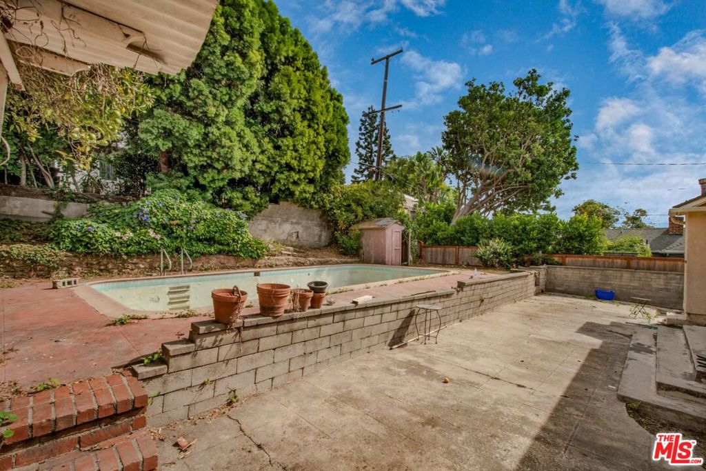 5038 Inadale Avenue Property Photo 13