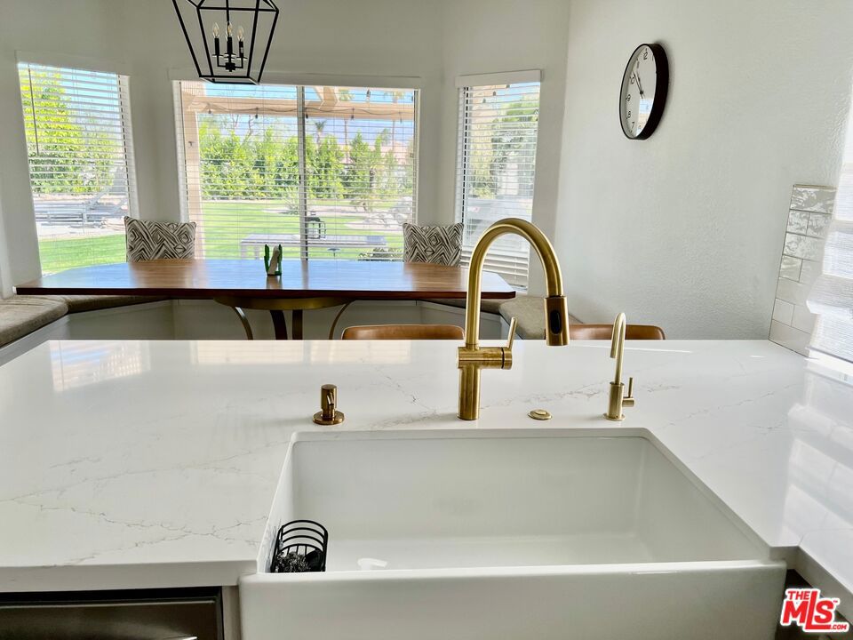 78590 Villeta Drive Property Photo 9