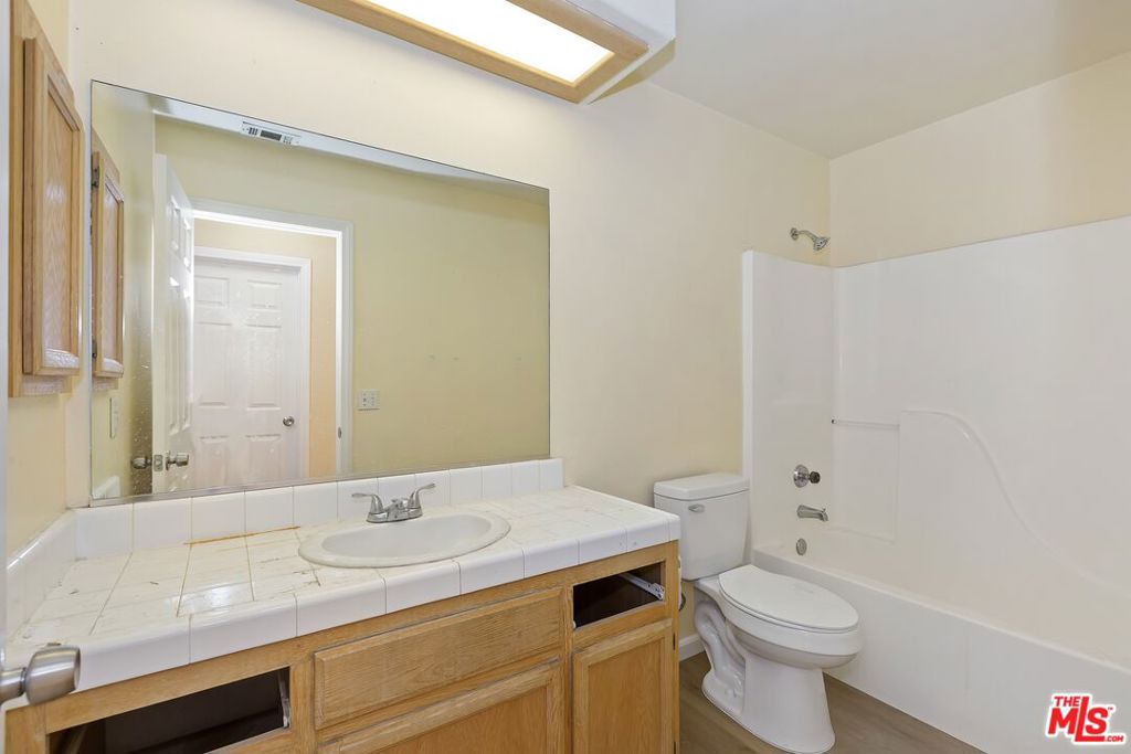 14750 Olivera Road Property Photo 11