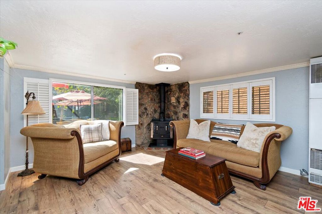 39226 N Shore Drive Property Photo 4