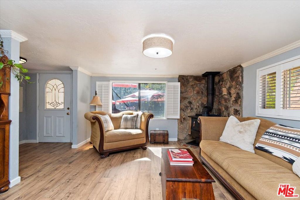 39226 N Shore Drive Property Photo 5