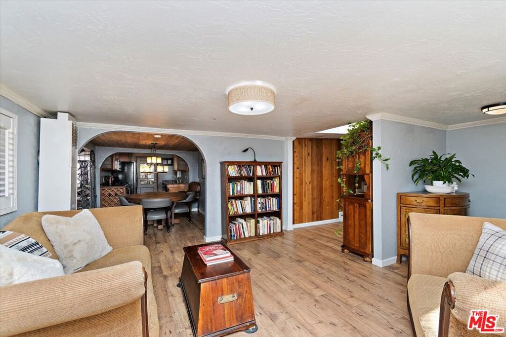 39226 N Shore Drive Property Photo 6