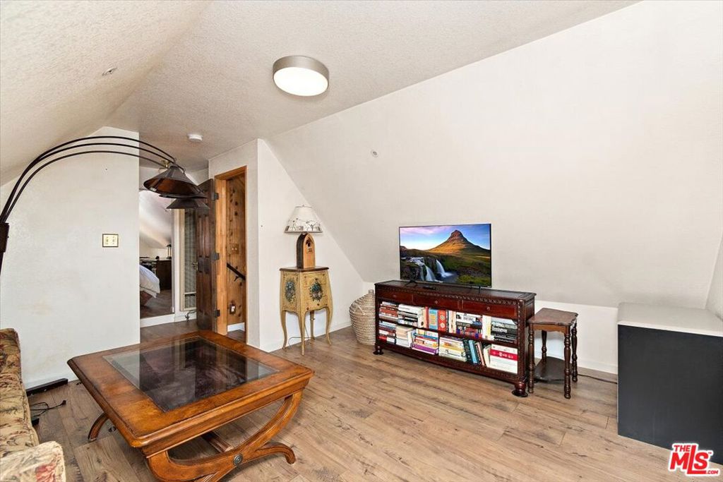 39226 N Shore Drive Property Photo 13