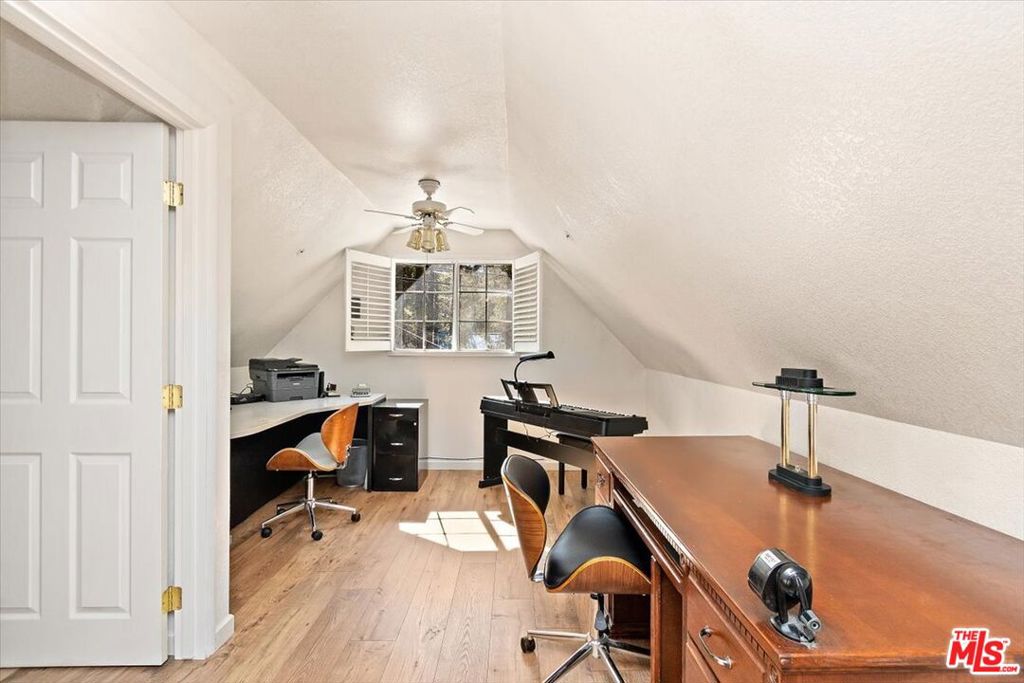 39226 N Shore Drive Property Photo 16
