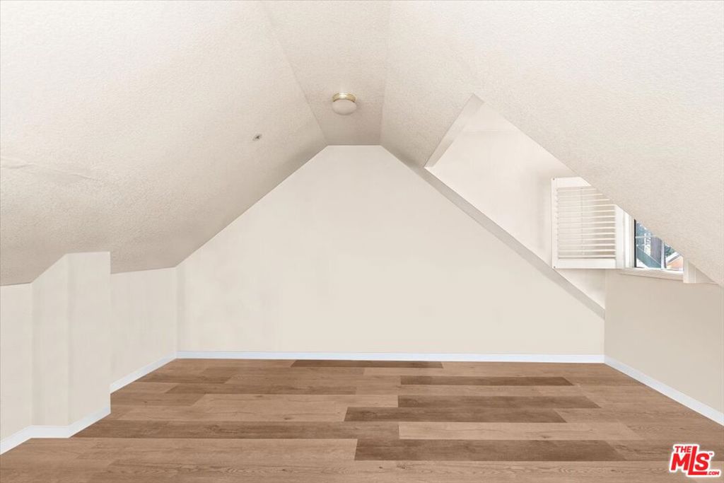 39226 N Shore Drive Property Photo 17
