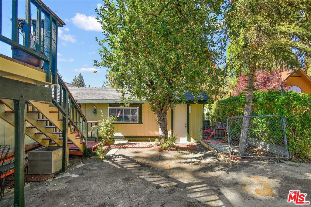 39226 N Shore Drive Property Photo 19