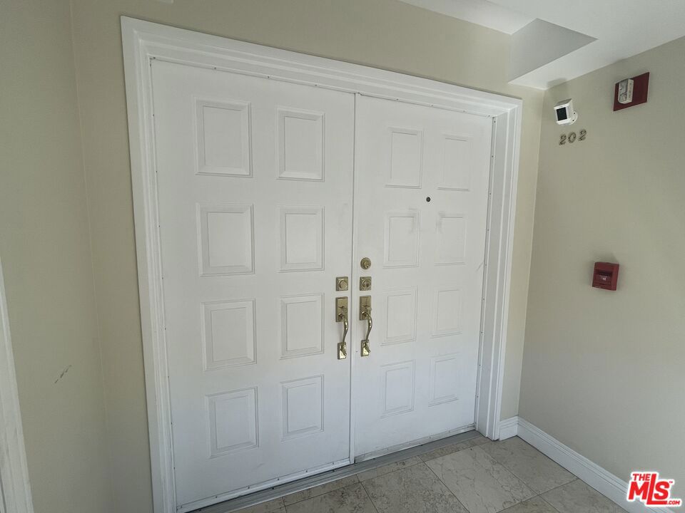 11842 Darlington Avenue 202 Property Photo 6
