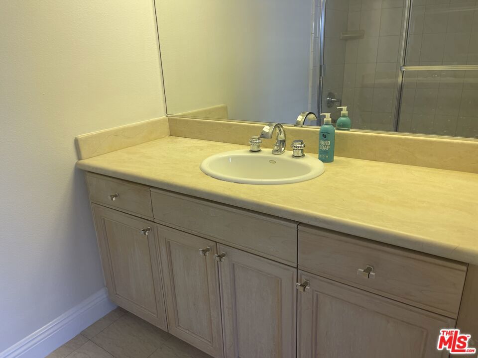 11842 Darlington Avenue 202 Property Photo 13
