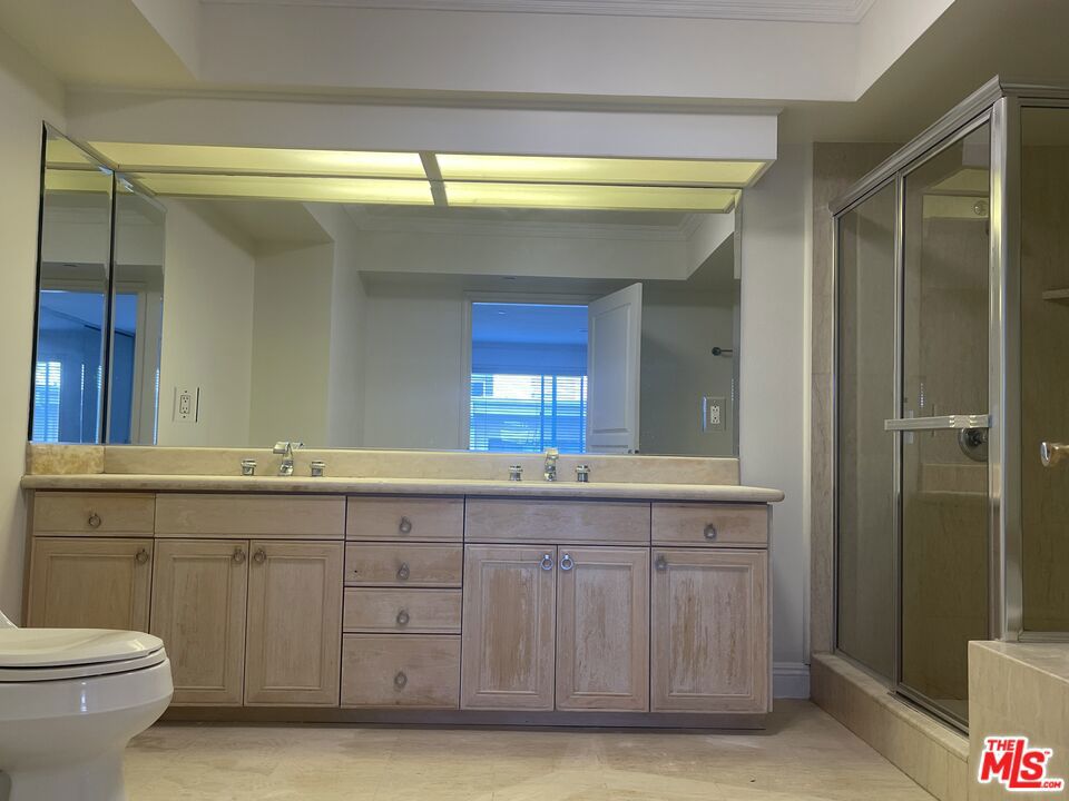 11842 Darlington Avenue 202 Property Photo 16