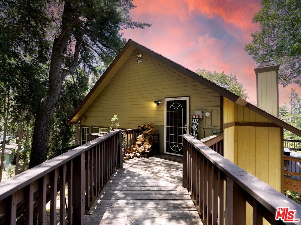 25274 North Road Property Photo