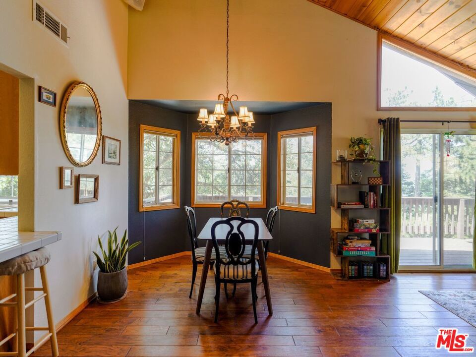25274 North Road Property Photo 6