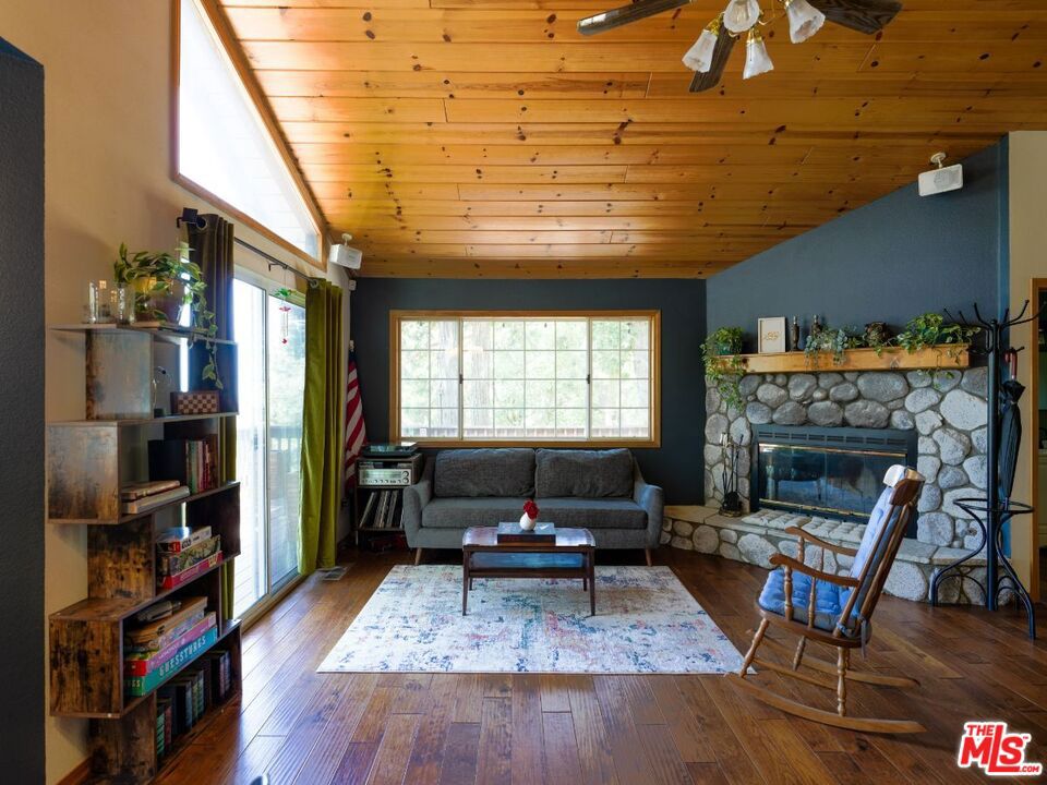 25274 North Road Property Photo 8
