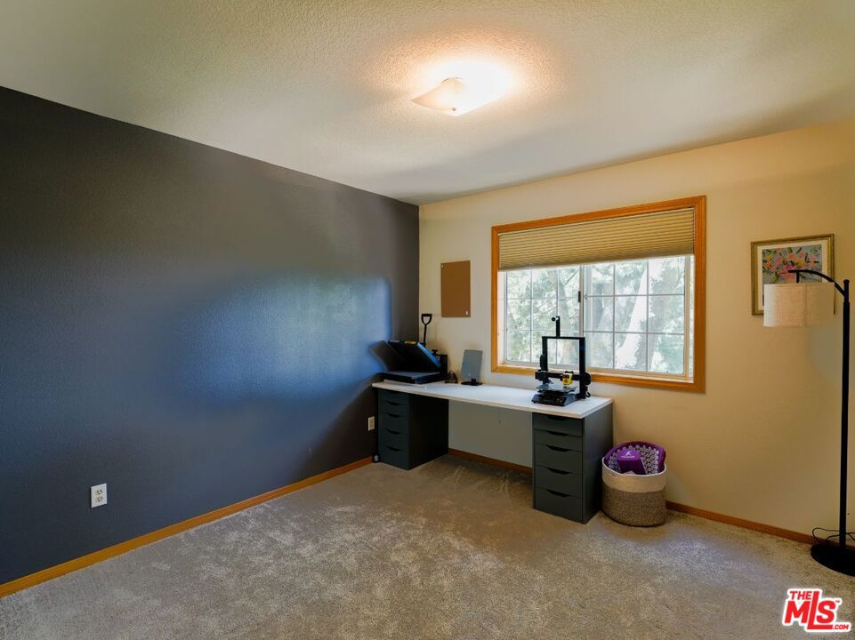 25274 North Road Property Photo 13