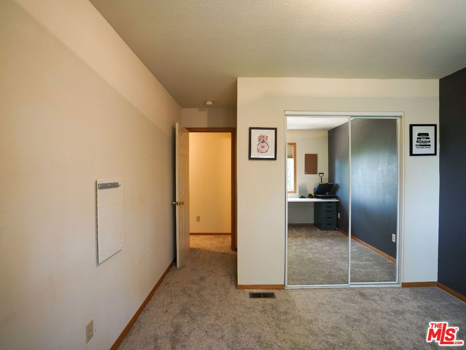 25274 North Road Property Photo 14