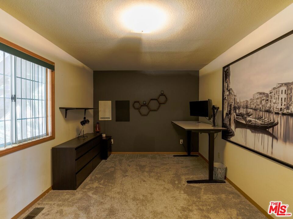 25274 North Road Property Photo 15