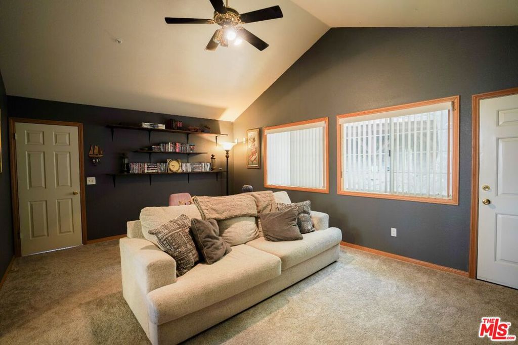 25274 North Road Property Photo 19