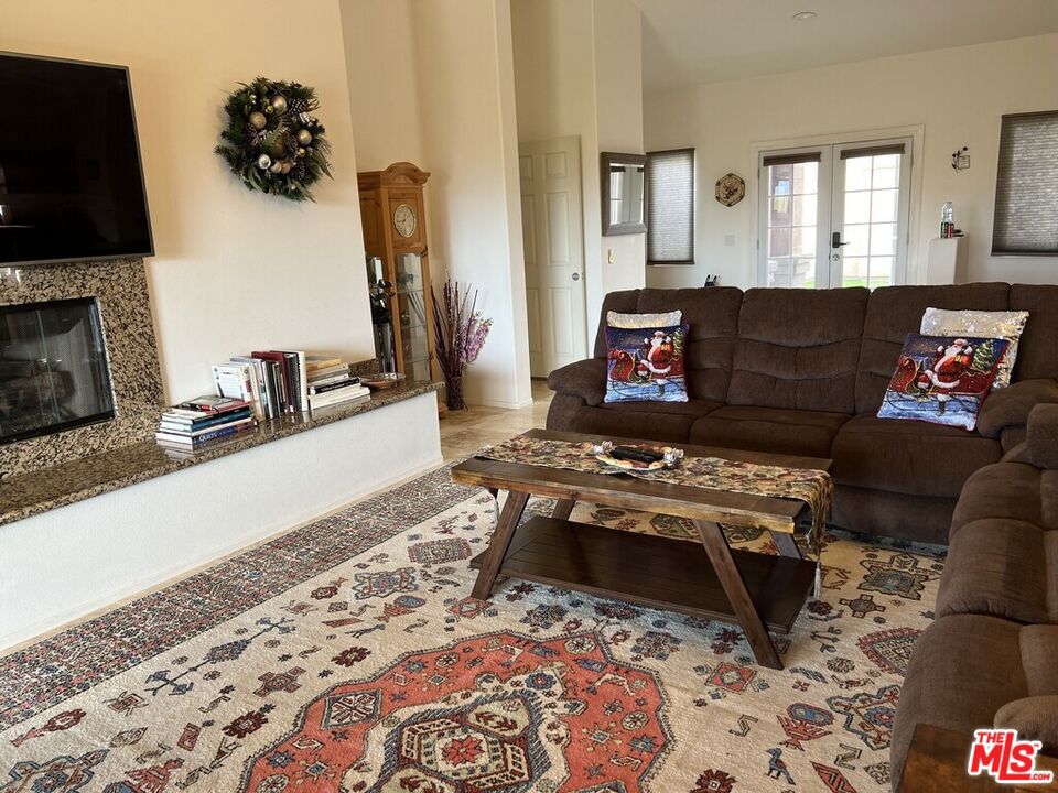 24409187 Property Photo 10