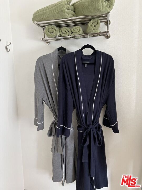 24409187 Property Photo 29