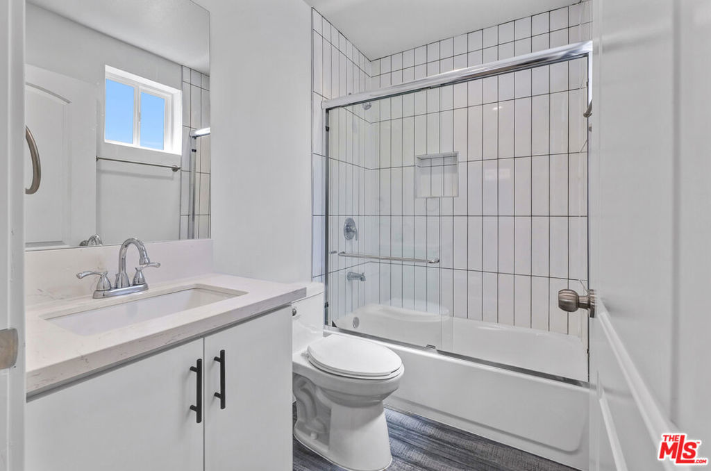 4647 W 18th Street Property Photo 11