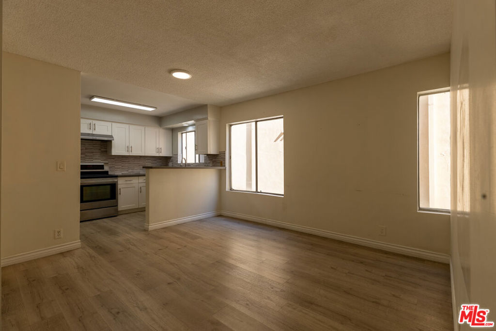 1418 S Bentley Avenue 203 Property Photo 6