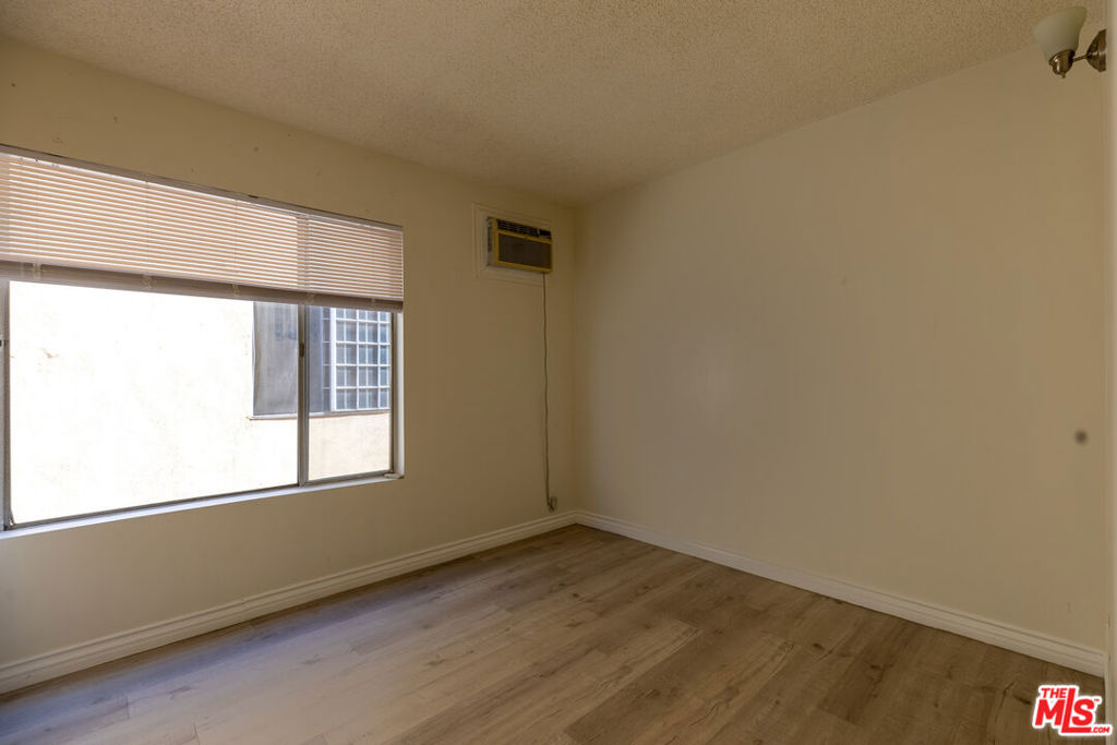 1418 S Bentley Avenue 203 Property Photo 10
