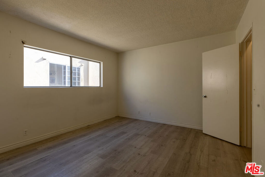 1418 S Bentley Avenue 203 Property Photo 13