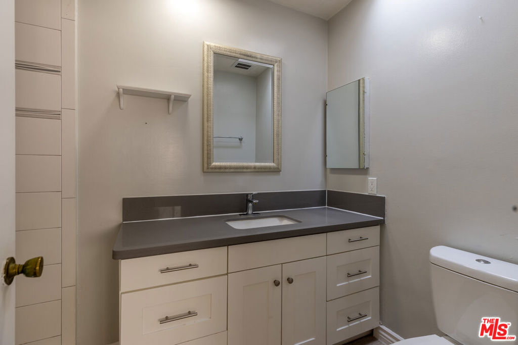 1418 S Bentley Avenue 203 Property Photo 19