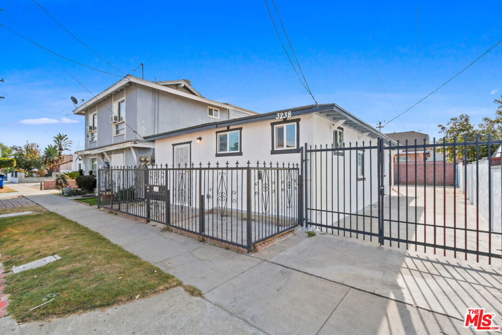3238 Hill Street Property Photo 4