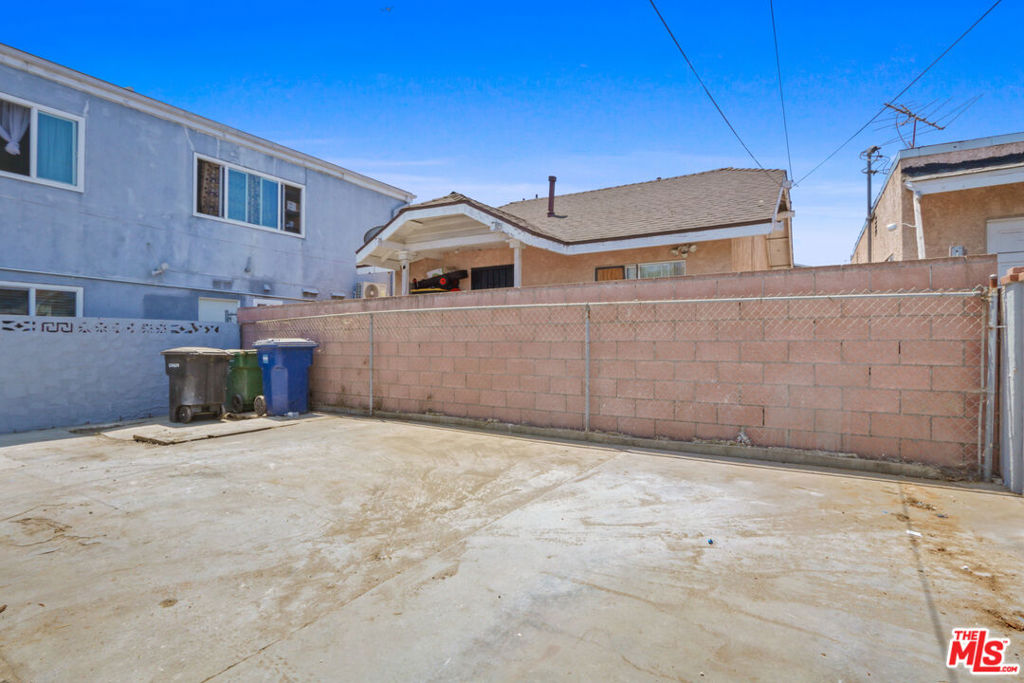 3238 Hill Street Property Photo 7