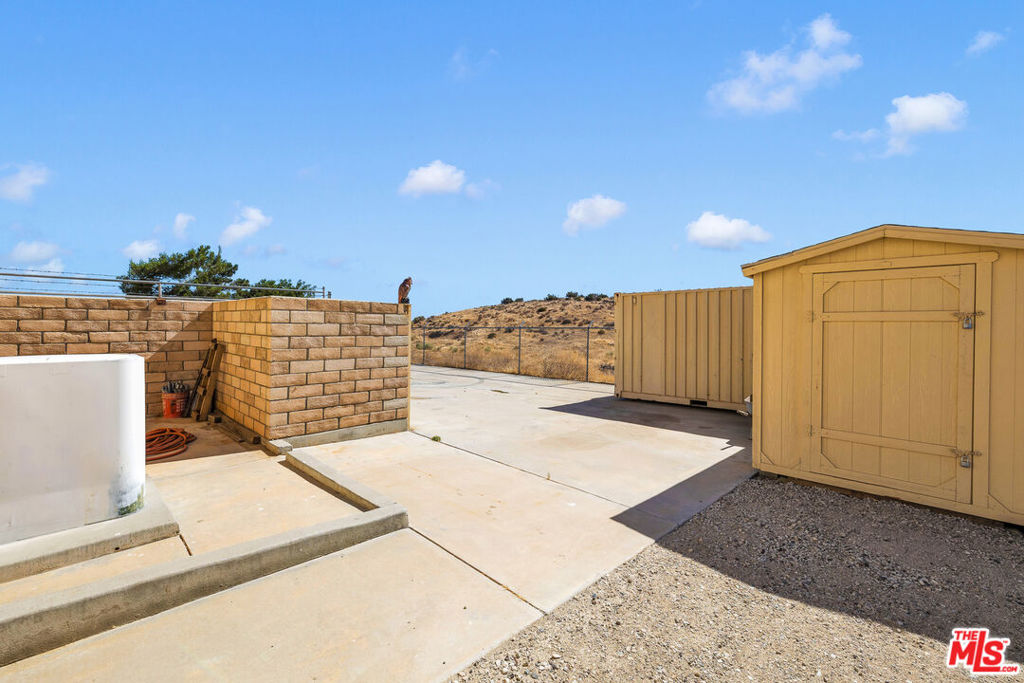 2660 Pearblossom Highway Property Photo 30