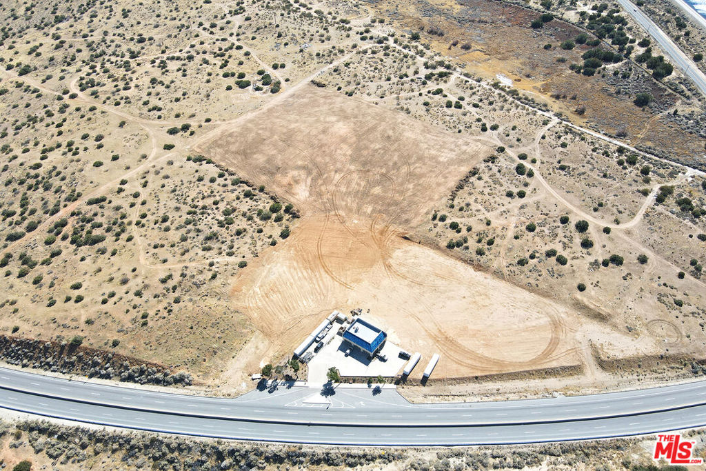 2660 Pearblossom Highway Property Photo 39