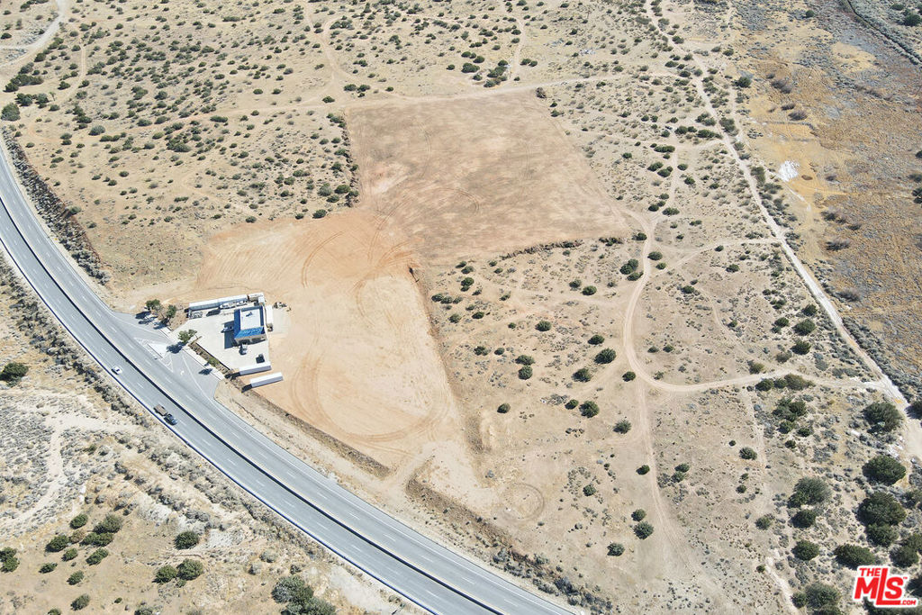 2660 Pearblossom Highway Property Photo 40