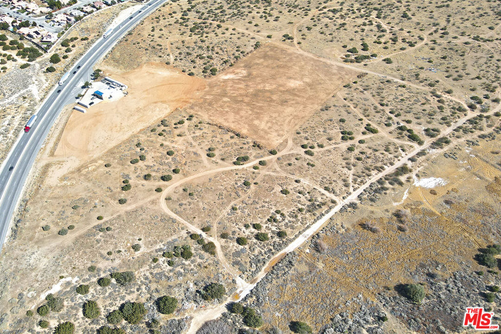 2660 Pearblossom Highway Property Photo 42