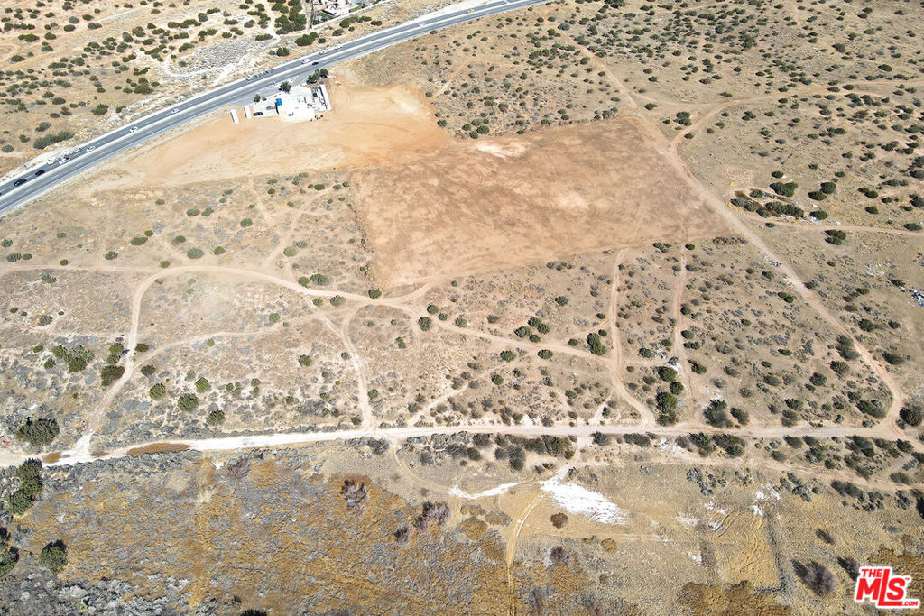 2660 Pearblossom Highway Property Photo 43