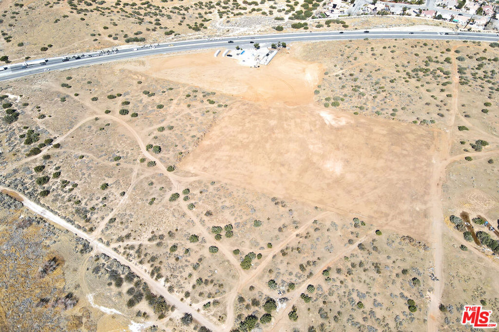 2660 Pearblossom Highway Property Photo 44
