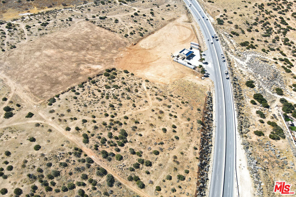 2660 Pearblossom Highway Property Photo 47