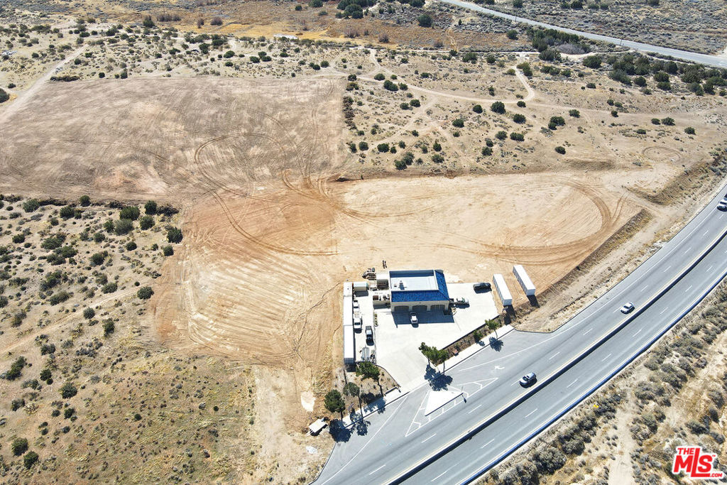 2660 Pearblossom Highway Property Photo 48