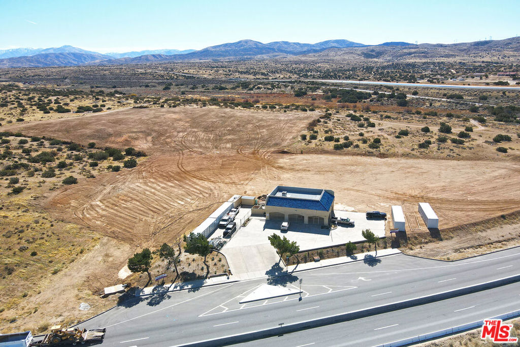 2660 Pearblossom Highway Property Photo 52